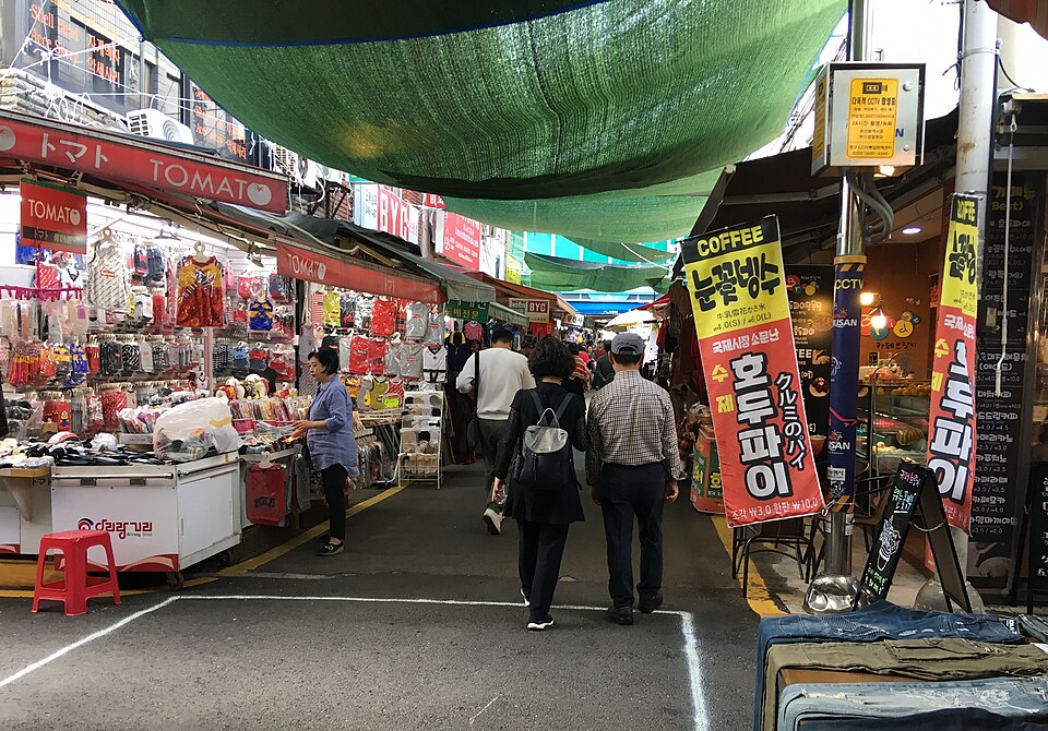 釜山国际市场街景